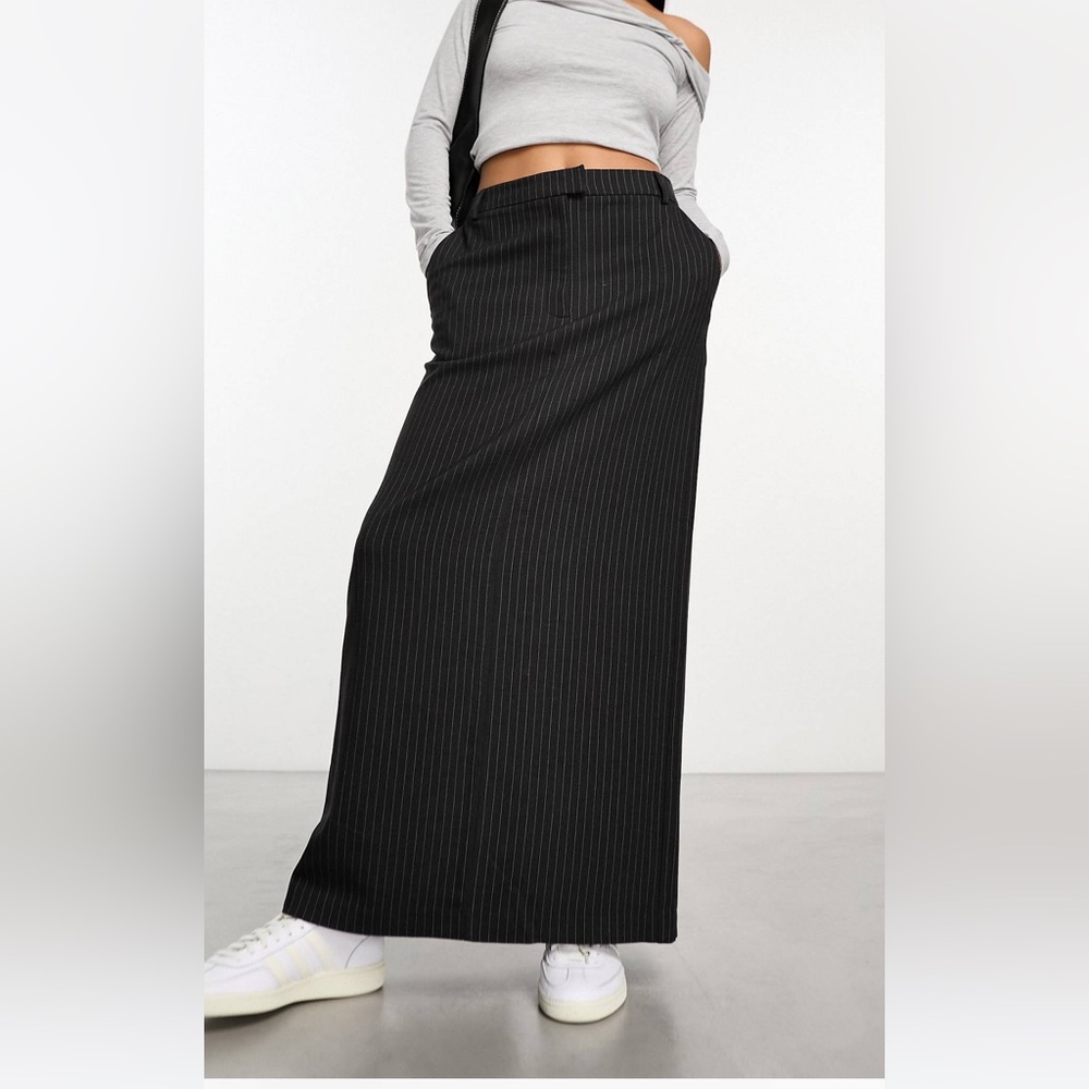 Elegant Black Pinstripe Skirt